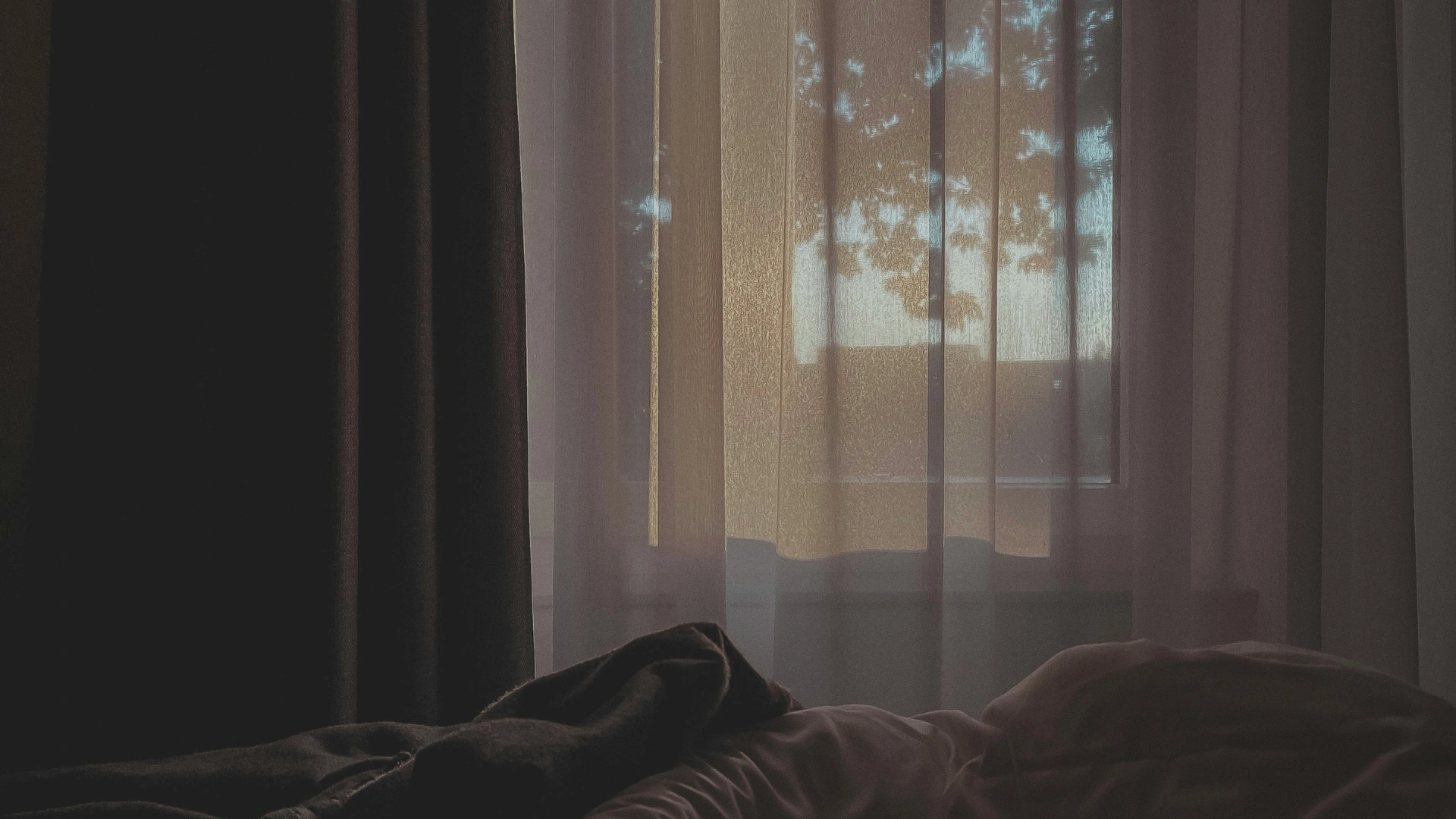 when to see a therapist instead of talking to me